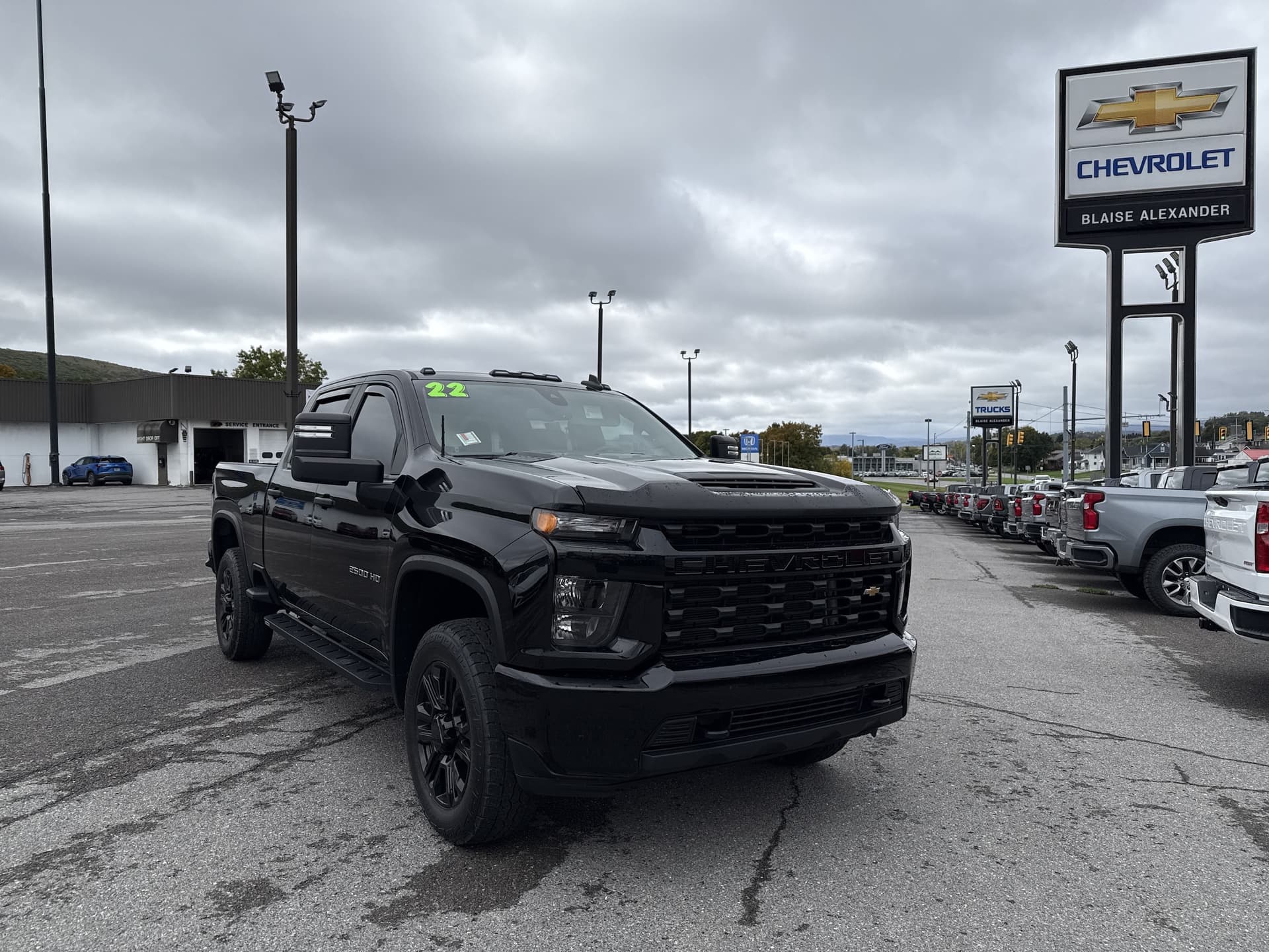 2022 Chevrolet Silverado 2500HD Custom — photo 1 of 29