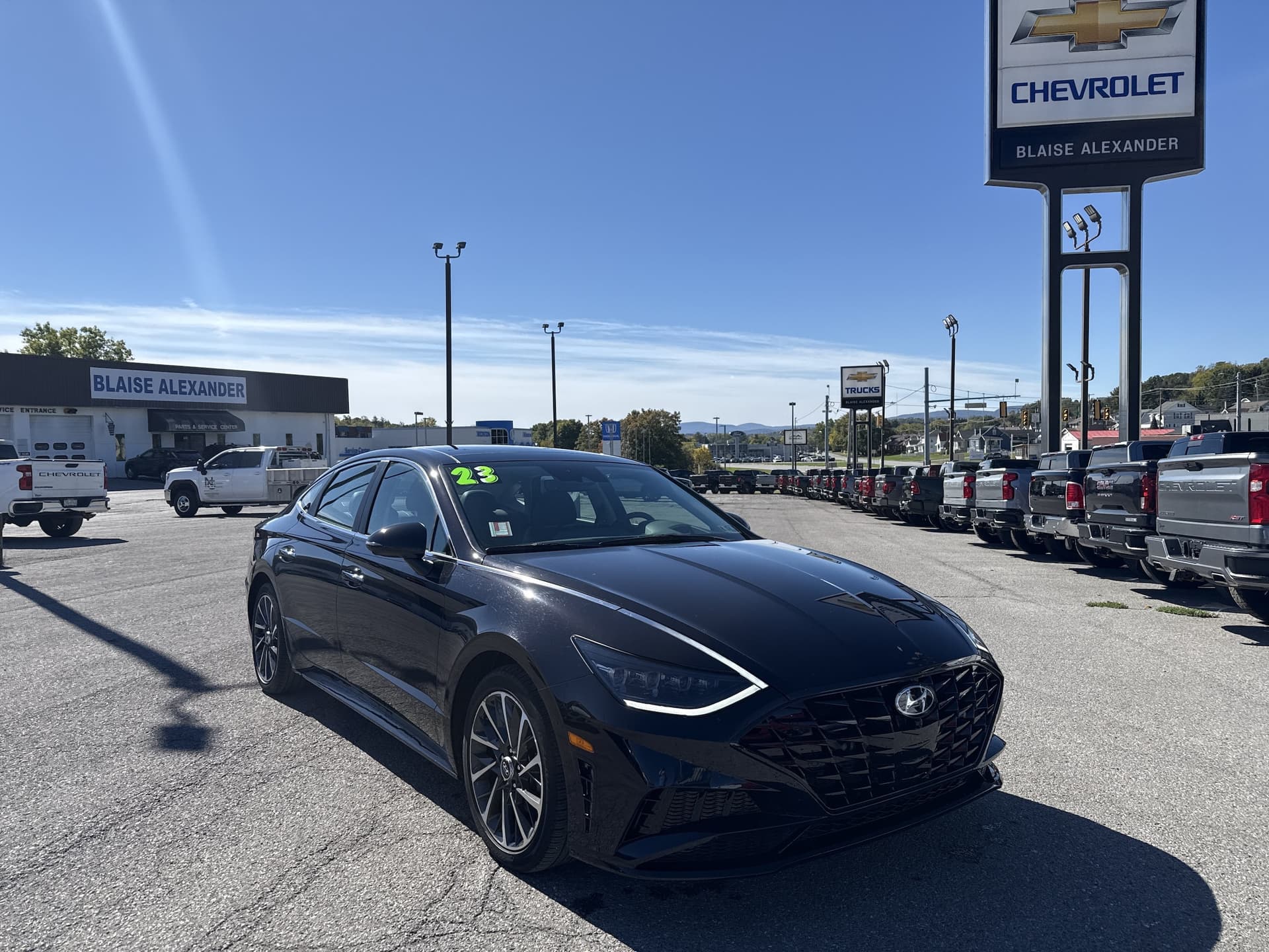 2023 Hyundai Sonata Limited — photo 1 of 22