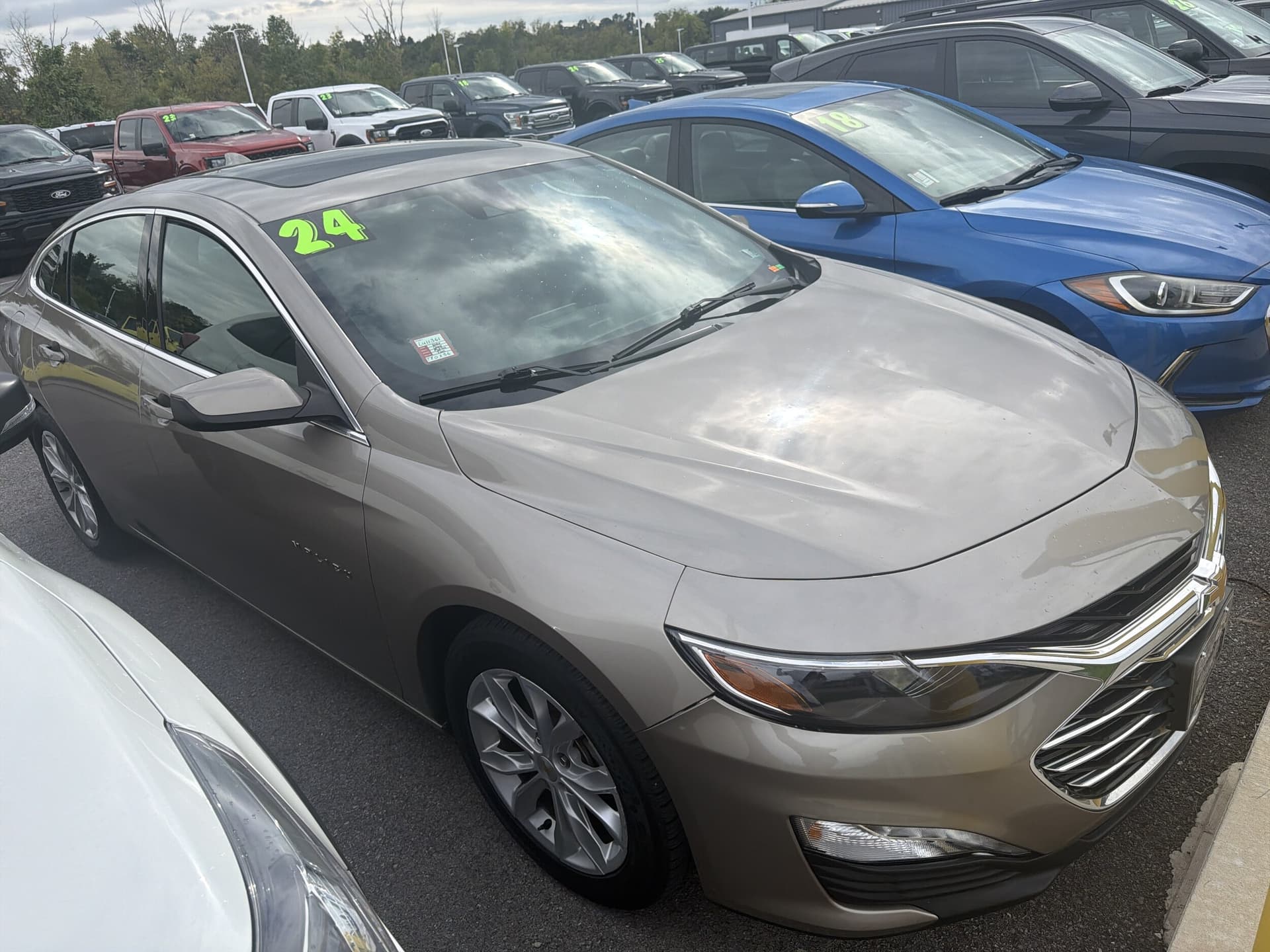 2024 Chevrolet Malibu LT — photo 1 of 2