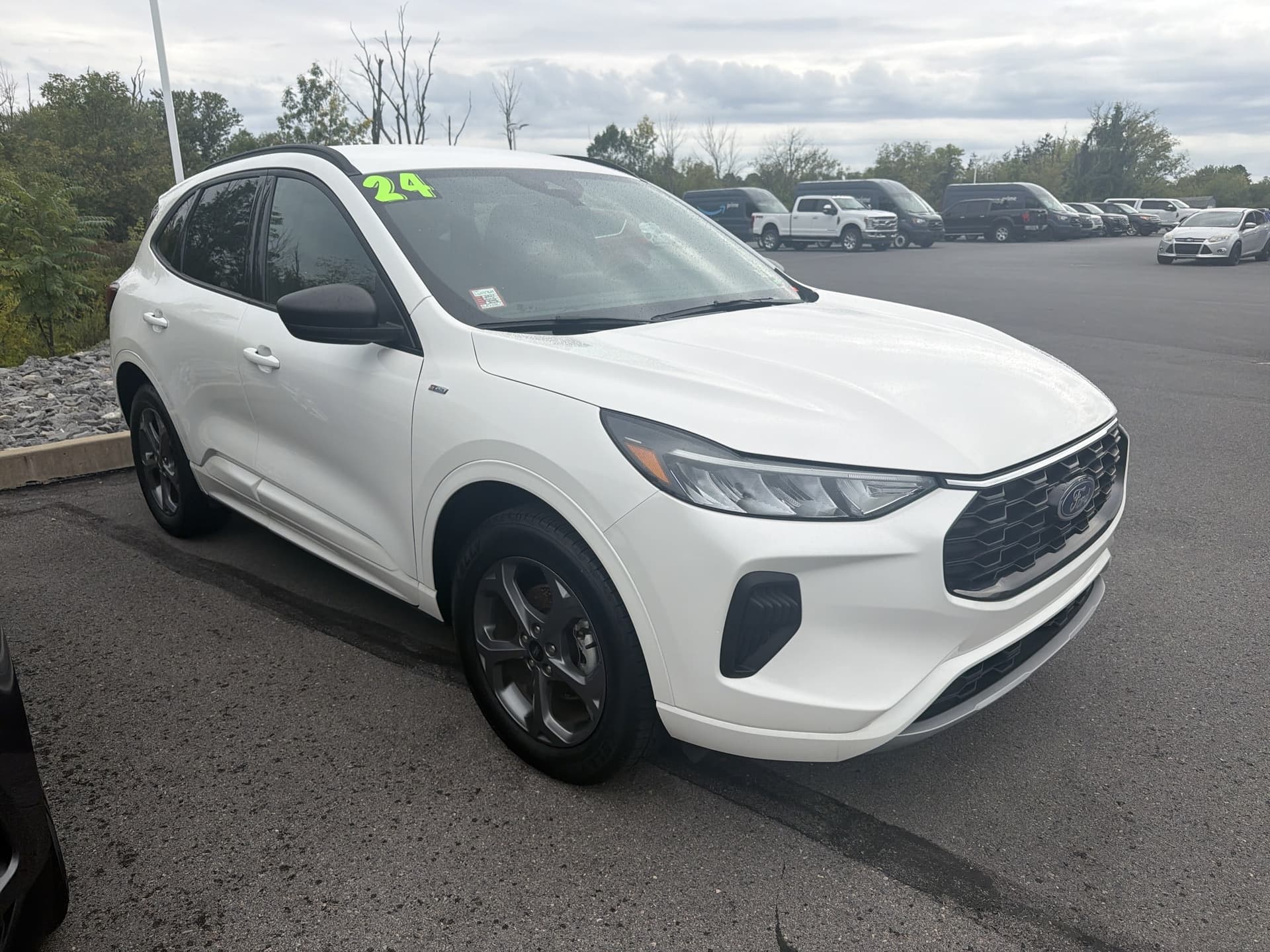 2024 Ford Escape ST-Line — photo 1 of 2