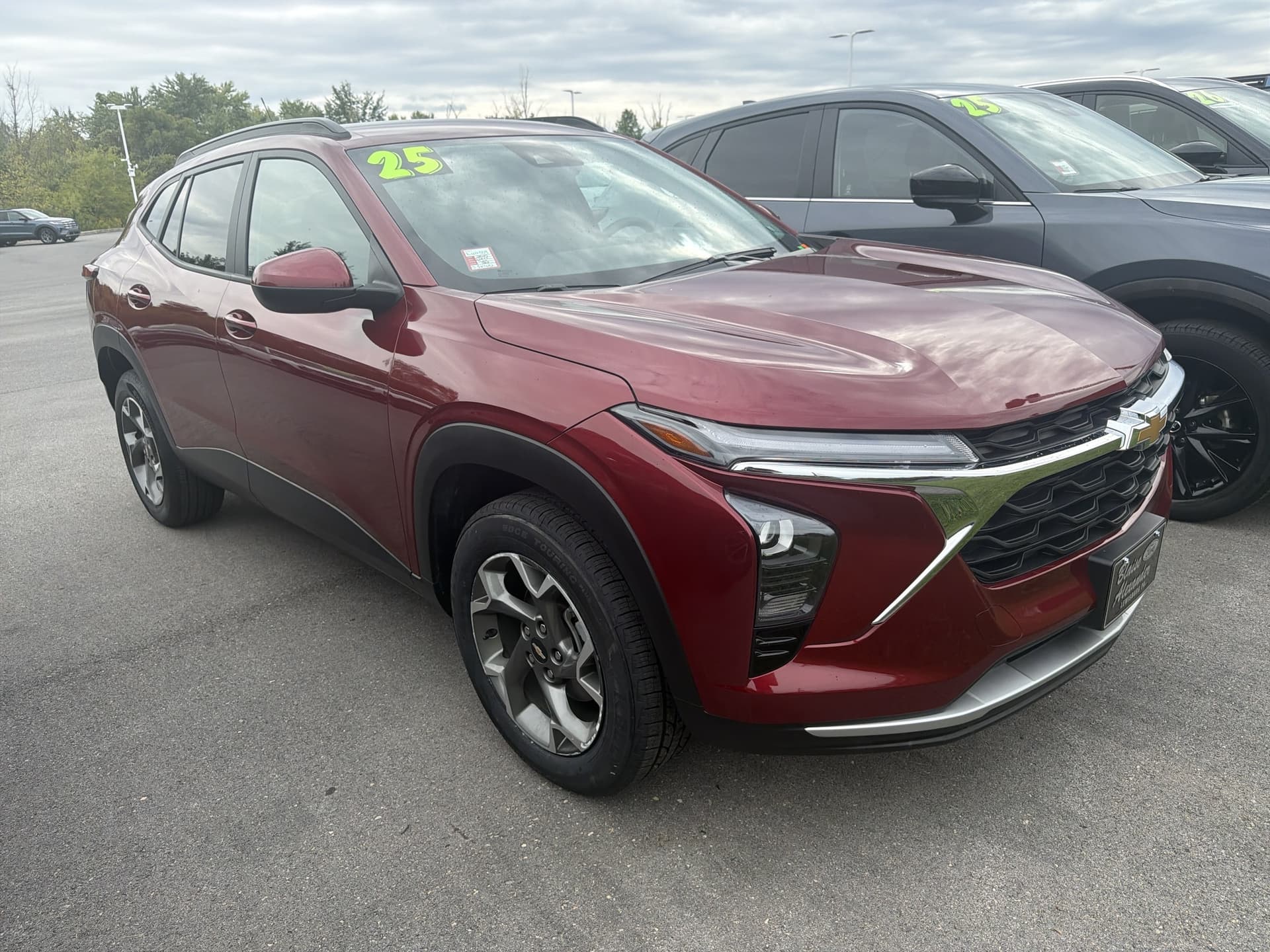 2025 Chevrolet Trax LT — photo 1 of 2