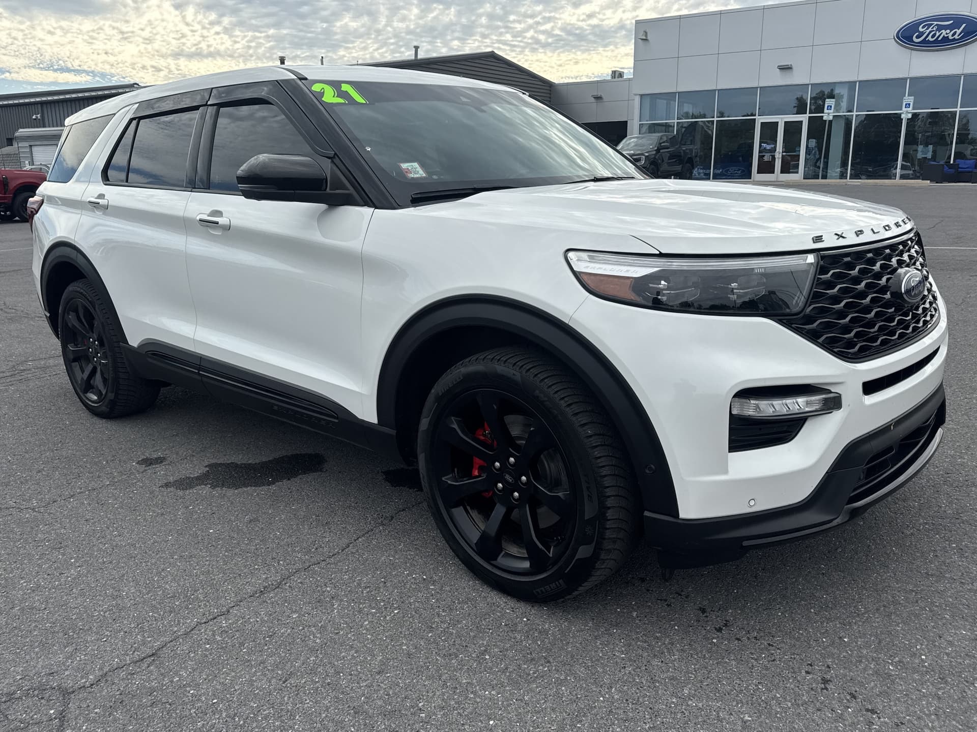 2021 Ford Explorer ST — photo 1 of 35