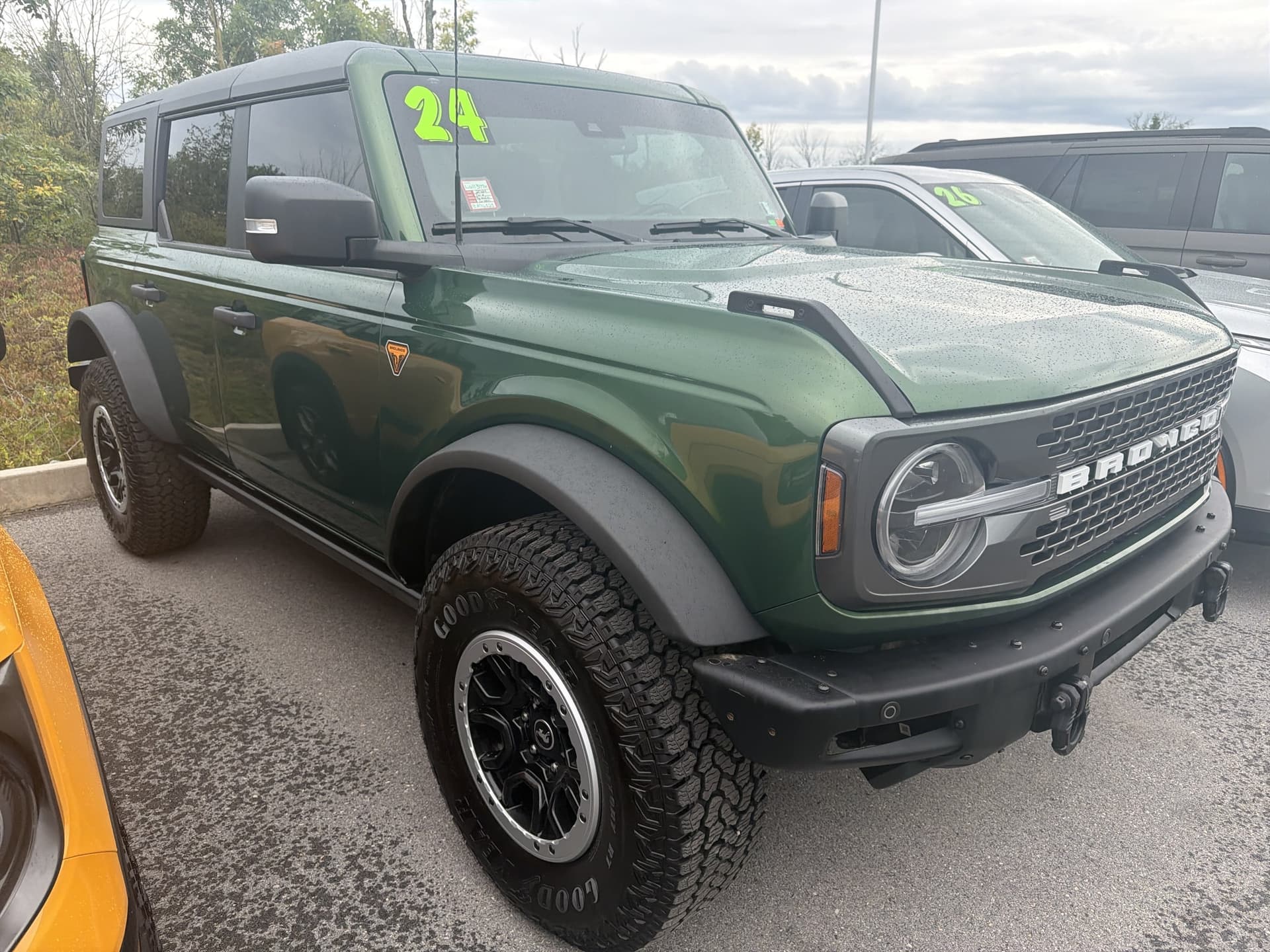2024 Ford Bronco Badlands — photo 1 of 2