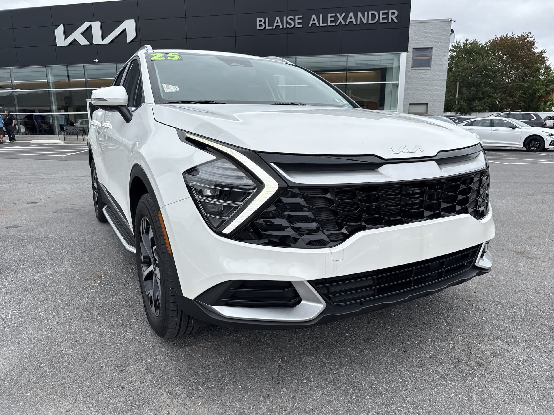 2025 Kia Sportage Hybrid EX — photo 1 of 29