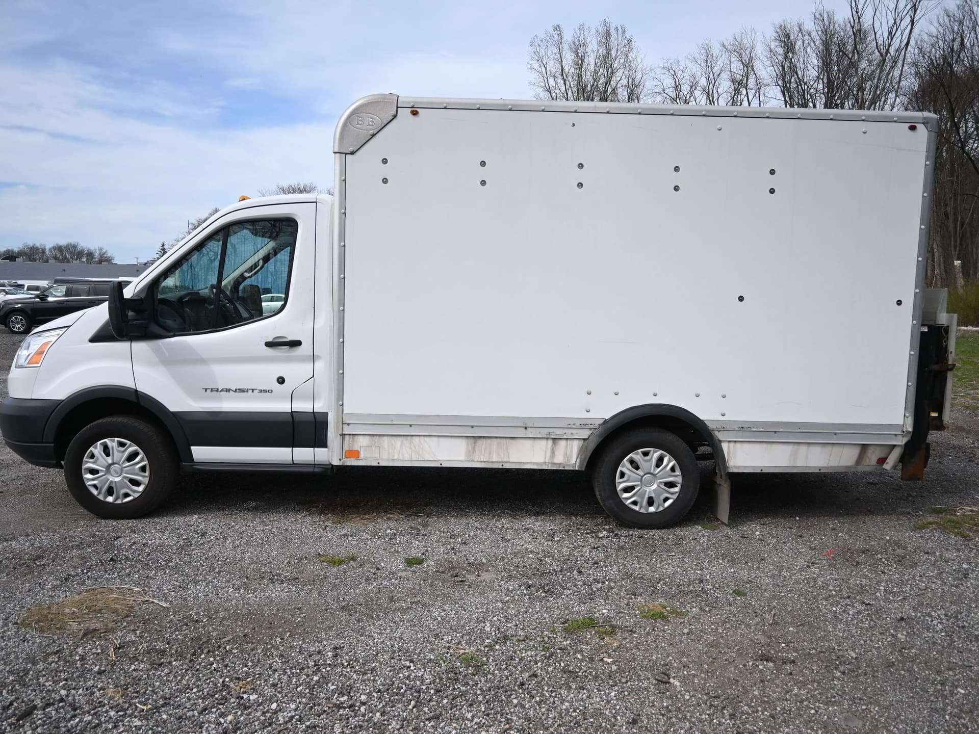 2017 Ford Transit Cutaway Base — photo 1 of 16