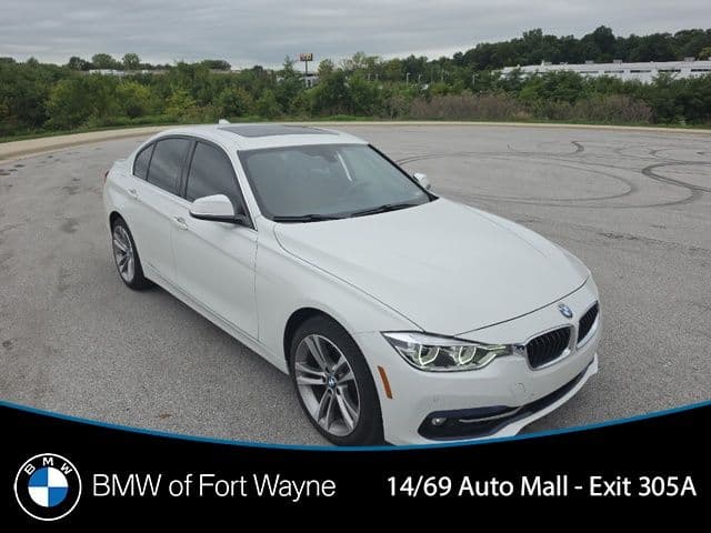 2017 BMW 3 Series 330i xDrive — photo 1 of 8