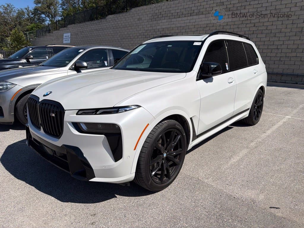 2024 BMW X7 M60i — photo 1 of 5