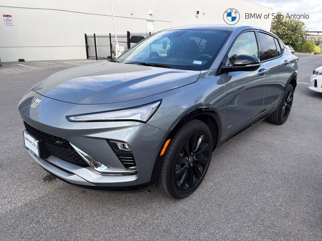 2025 Buick Envista Sport Touring — photo 1 of 5