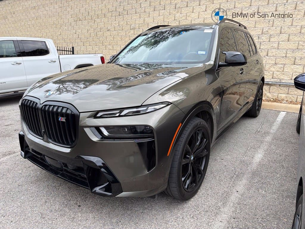 2025 BMW X7 M60i — photo 1 of 6