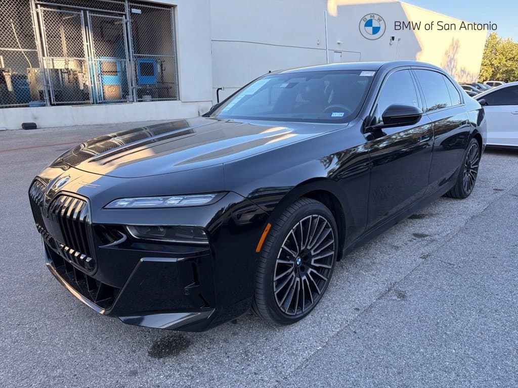 2025 BMW 7 Series 760i xDrive — photo 1 of 5
