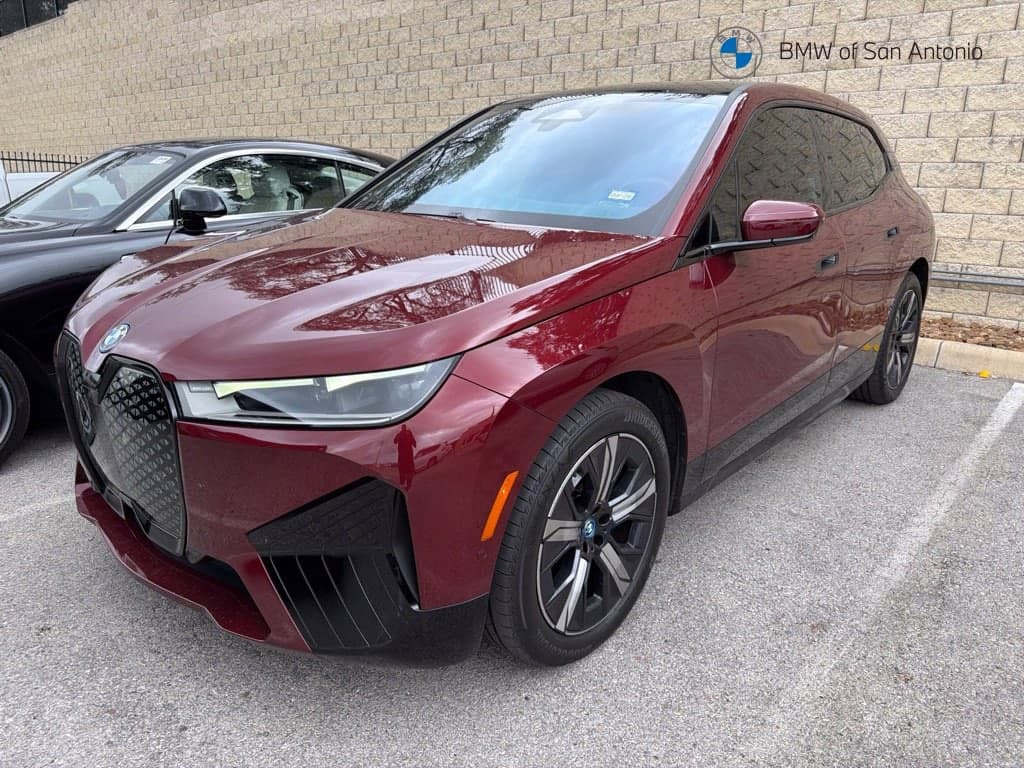 2024 BMW iX xDrive50 — photo 1 of 5