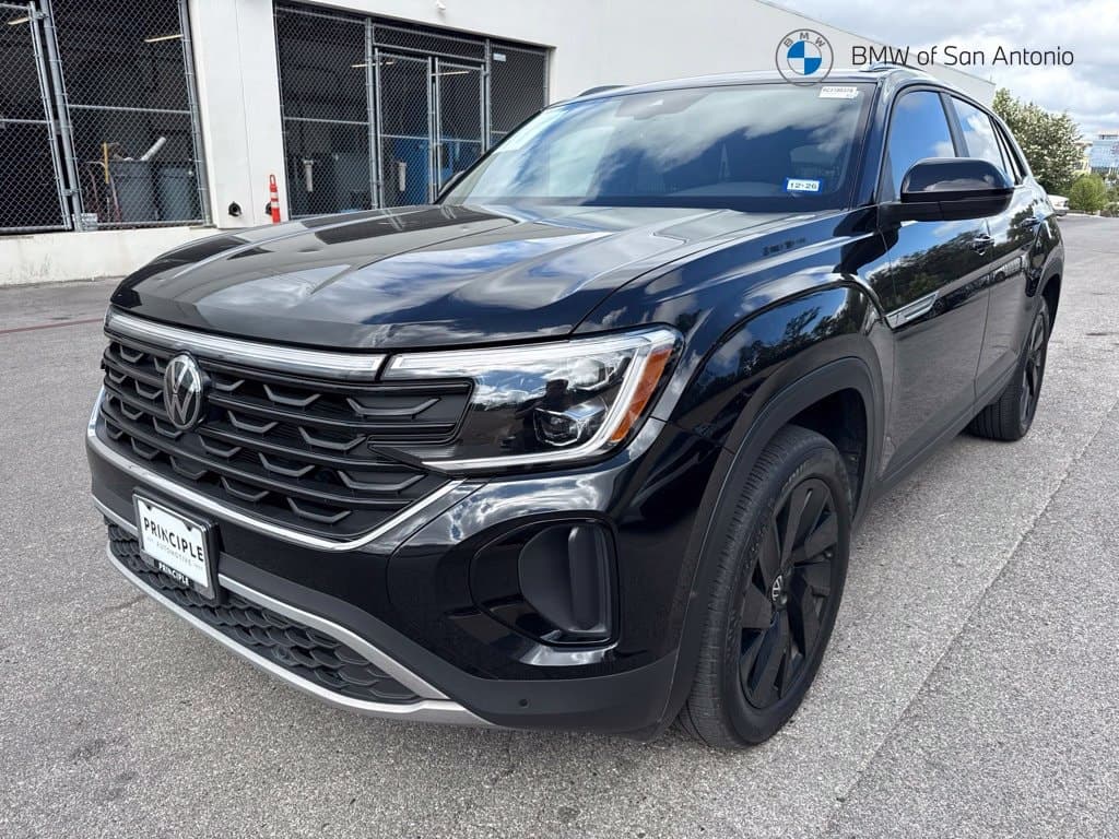 2024 Volkswagen Atlas Cross Sport 2.0T SE w/Technology — photo 1 of 6