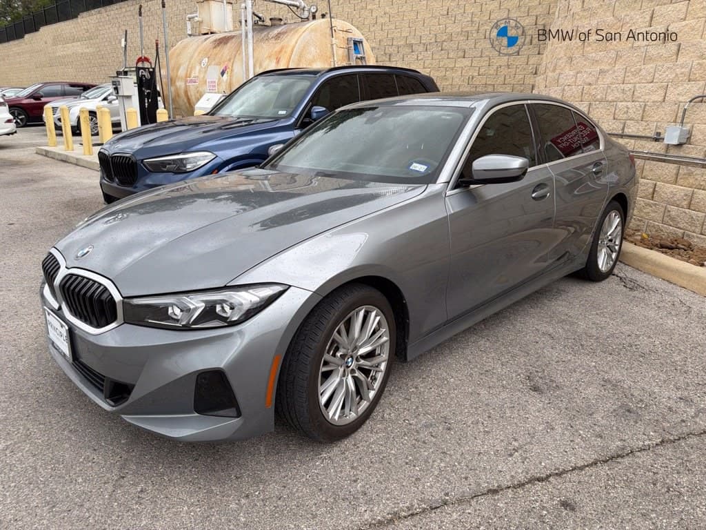 2024 BMW 3 Series 330i xDrive — photo 1 of 5