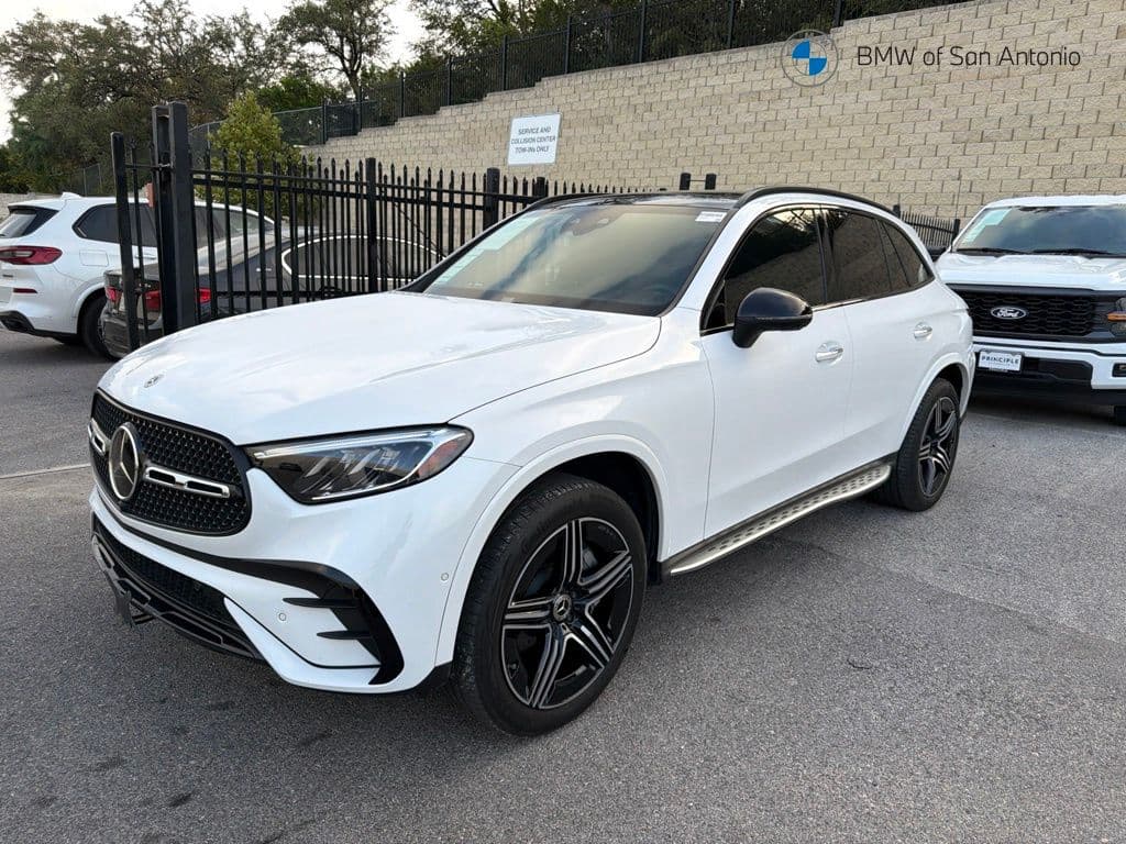 2024 Mercedes-Benz GLC Base — photo 1 of 5