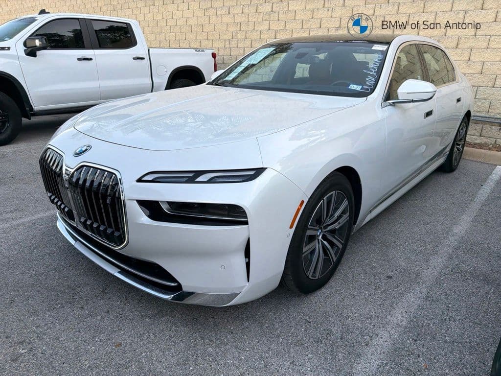 2024 BMW i7 eDrive50 — photo 1 of 5