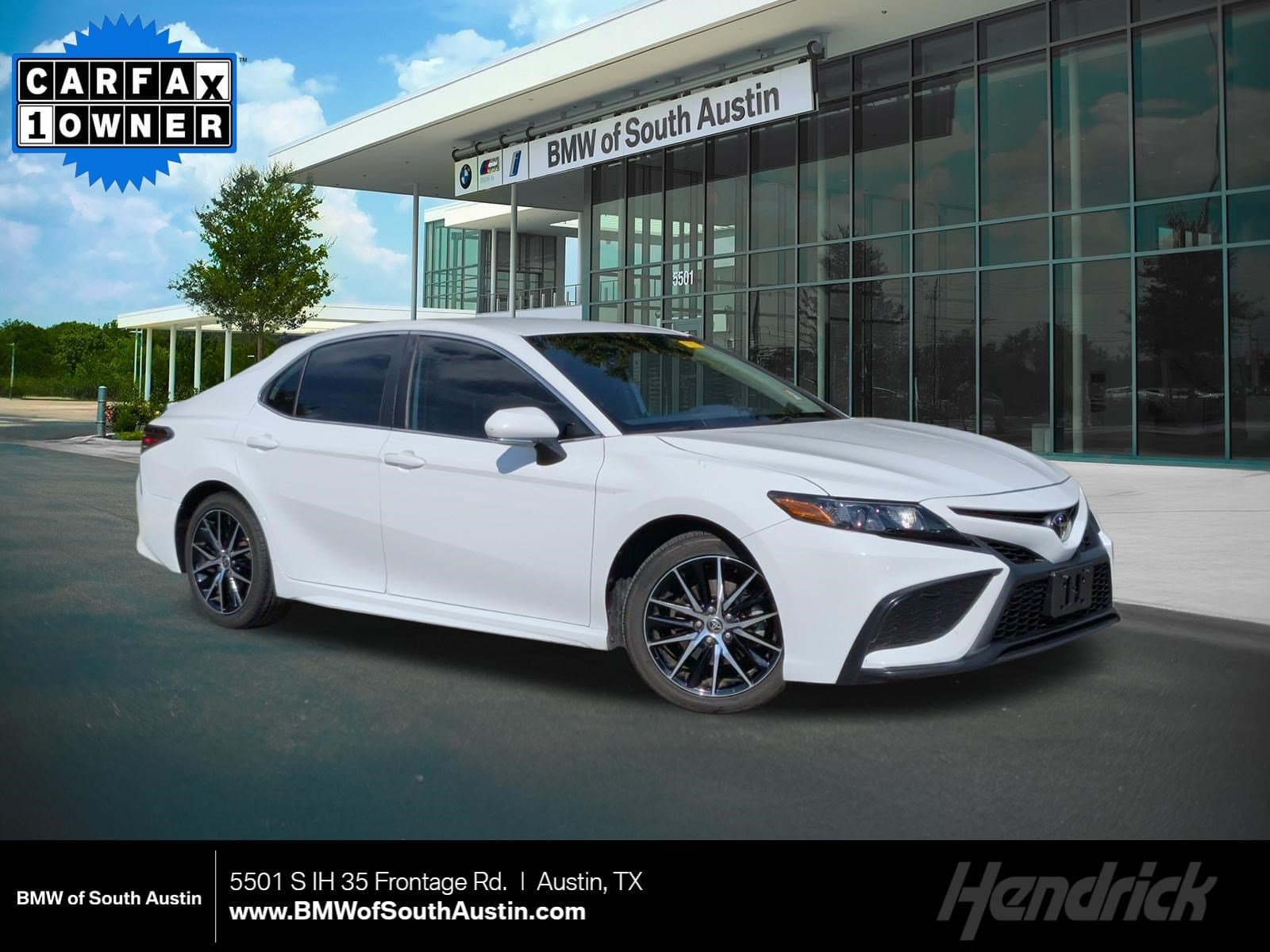2022 Toyota Camry SE — photo 1 of 34