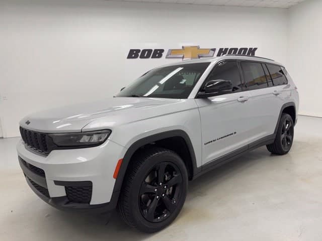 2023 Jeep Grand Cherokee L Altitude — photo 1 of 42