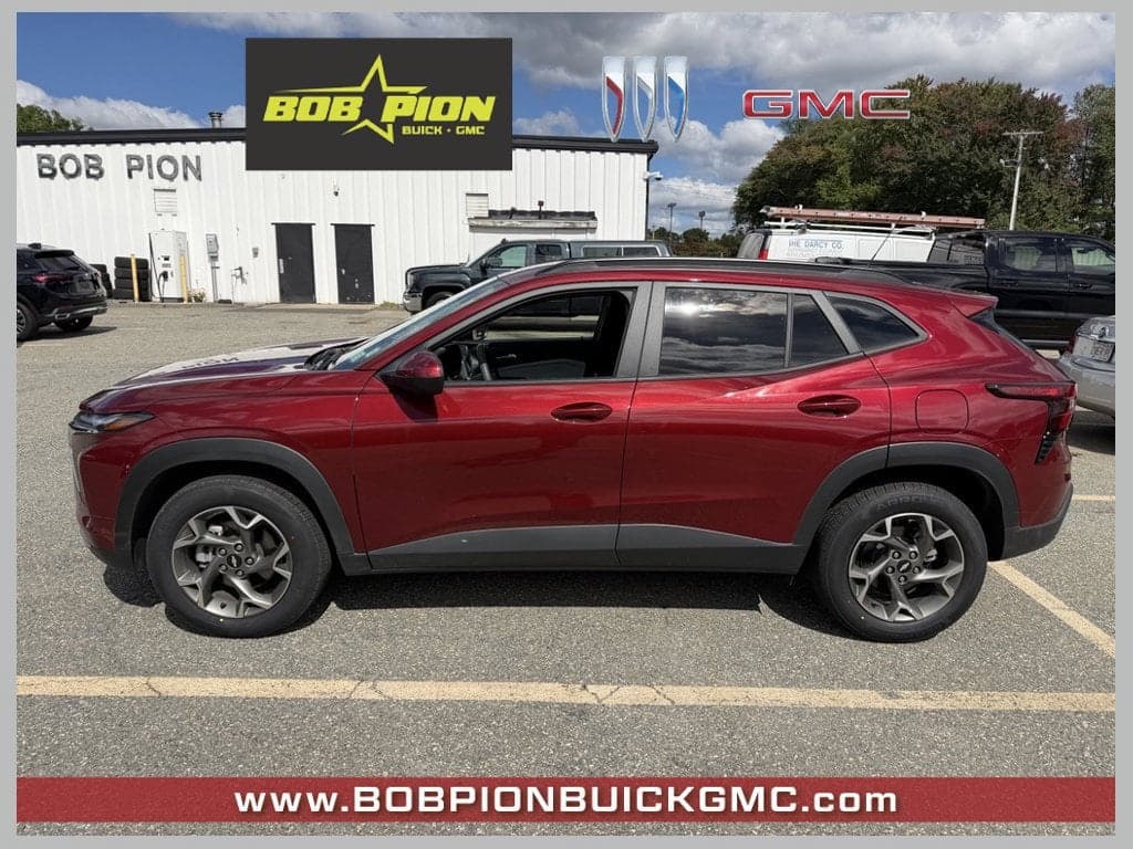 2025 Chevrolet Trax LT — photo 1 of 5