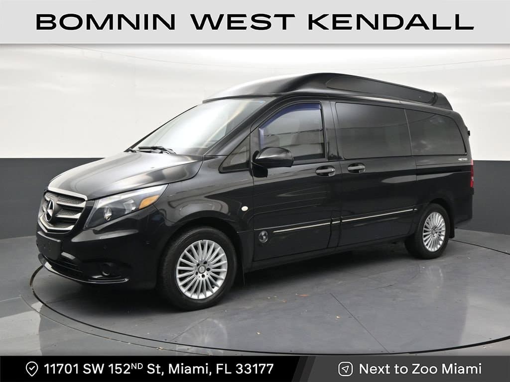 2018 Mercedes-Benz Metris Passenger Van Base — photo 1 of 33