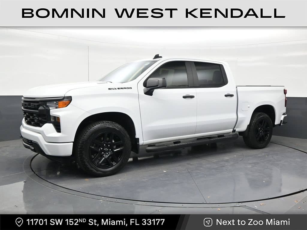 2024 Chevrolet Silverado 1500 Custom — photo 1 of 33