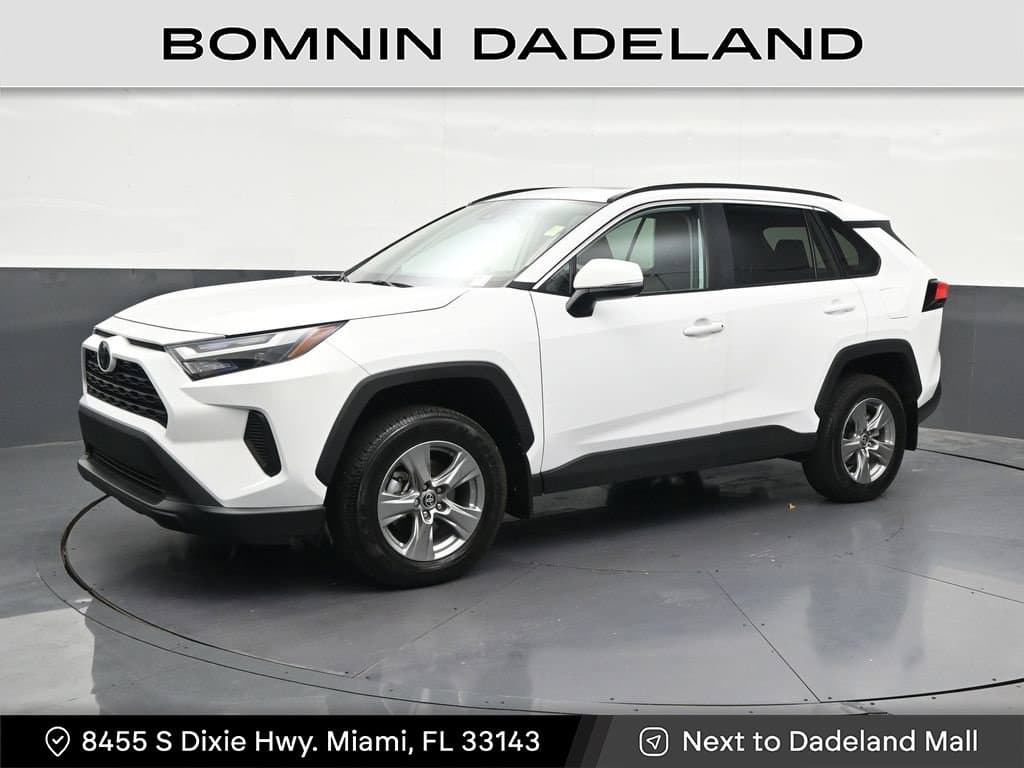 2025 Toyota RAV4 XLE — photo 1 of 40