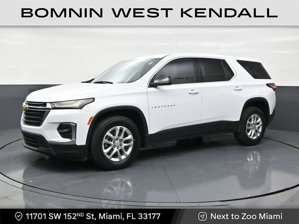 2023 Chevrolet Traverse LS — photo 1 of 32
