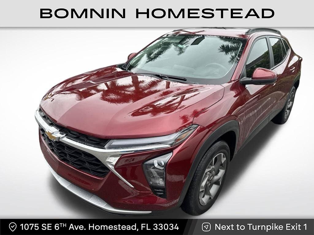 2025 Chevrolet Trax LT — photo 1 of 3