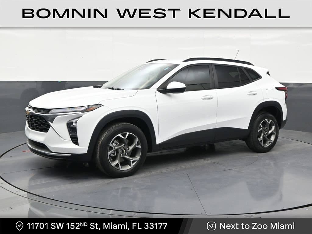 2024 Chevrolet Trax LT — photo 1 of 33