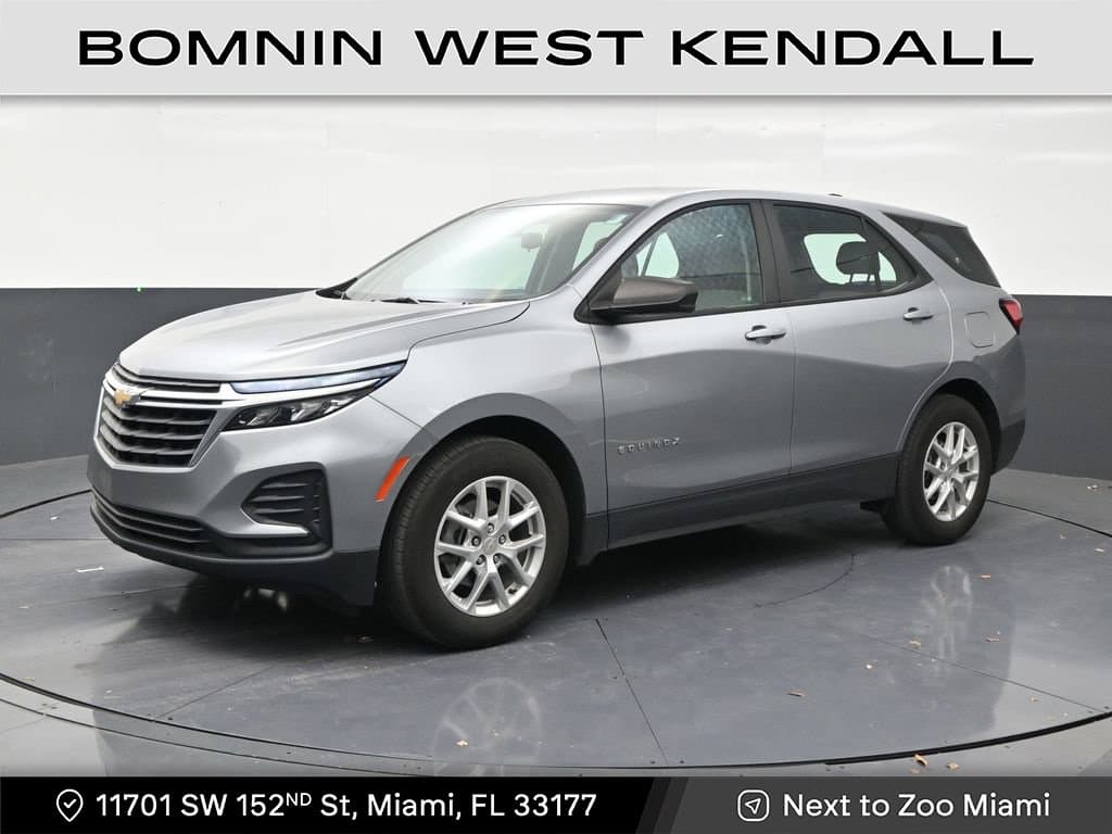 2024 Chevrolet Equinox LS — photo 1 of 30