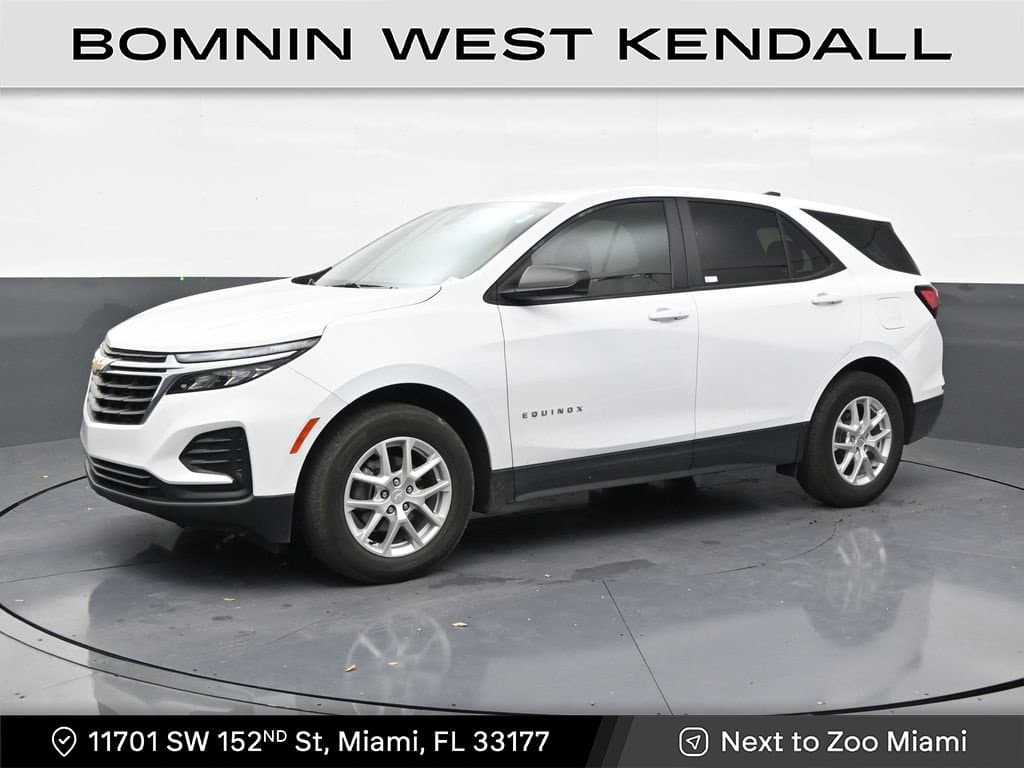 2024 Chevrolet Equinox LS — photo 1 of 32