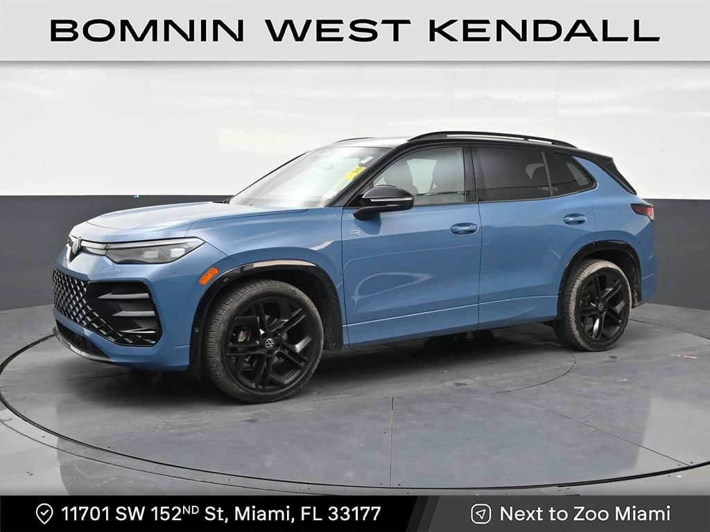 2026 Volkswagen Tiguan SE R-Line Black — photo 1 of 32