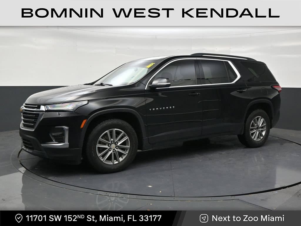 2023 Chevrolet Traverse LT Leather — photo 1 of 32