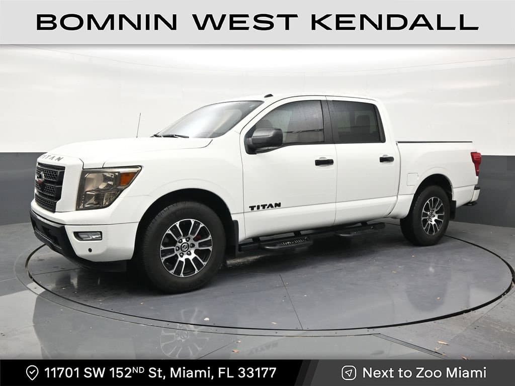 2021 Nissan Titan SV — photo 1 of 32