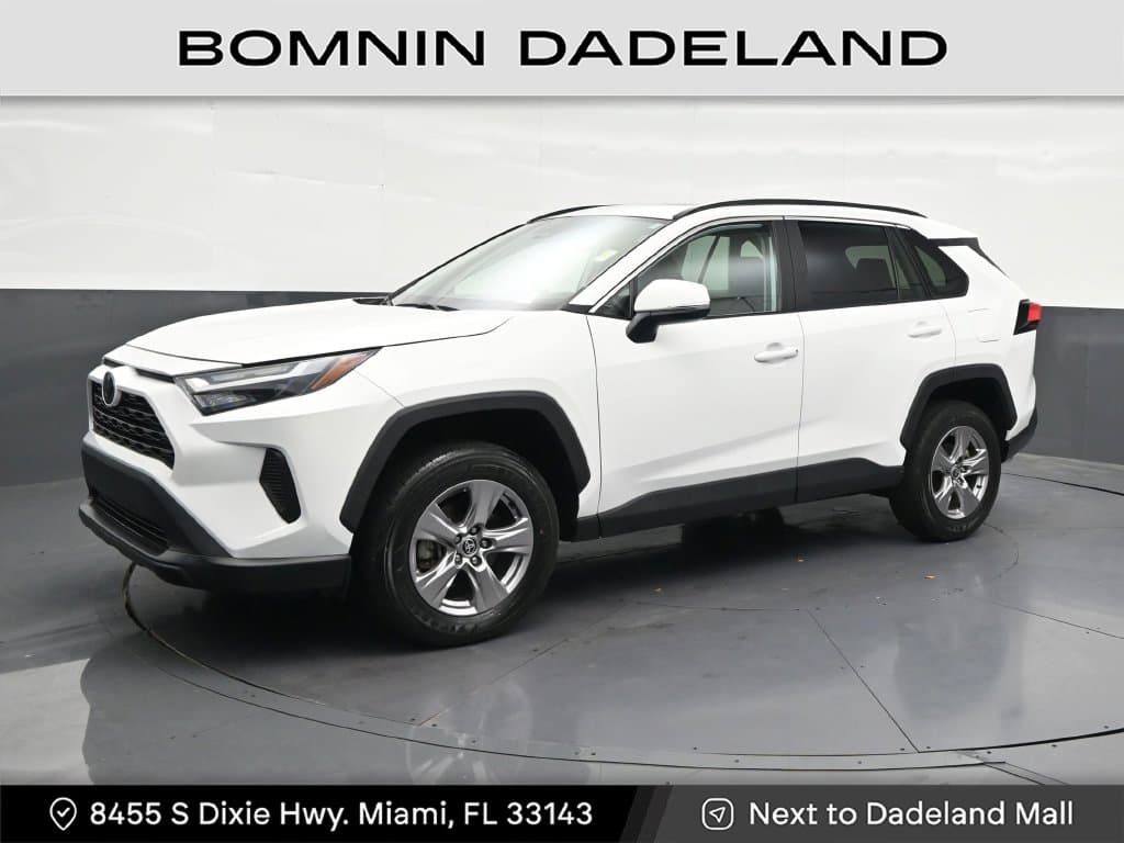 2022 Toyota RAV4 XLE — photo 1 of 39