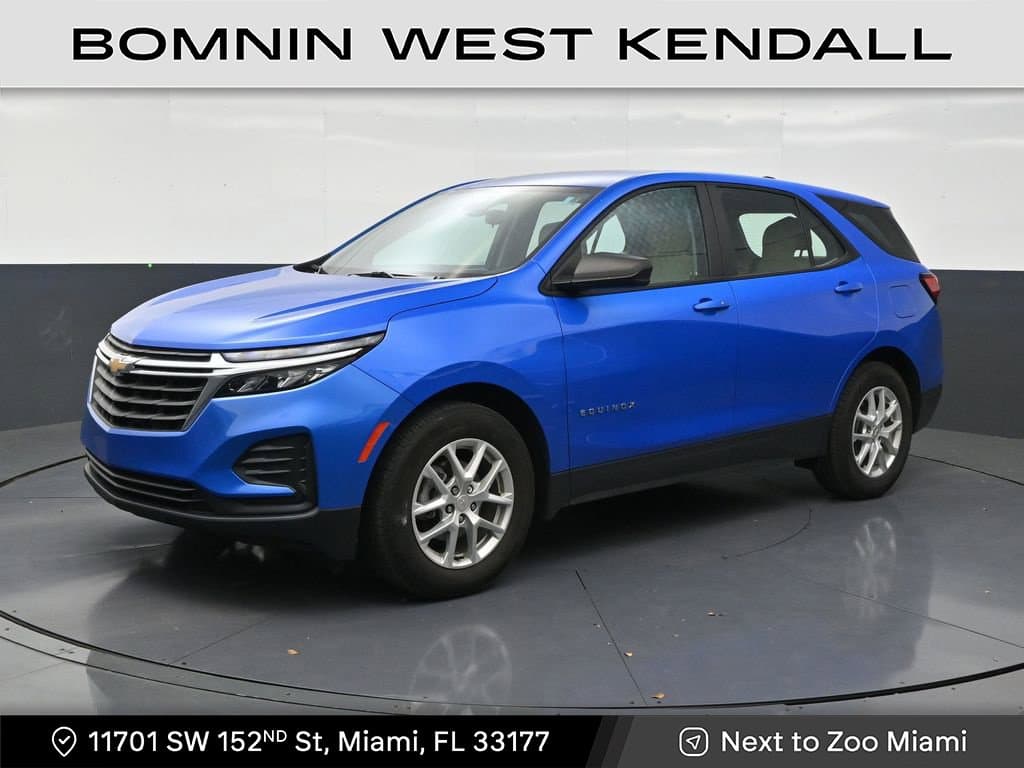2024 Chevrolet Equinox LS — photo 1 of 32