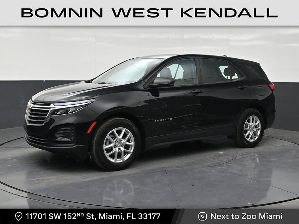 2024 Chevrolet Equinox LS — photo 1 of 33