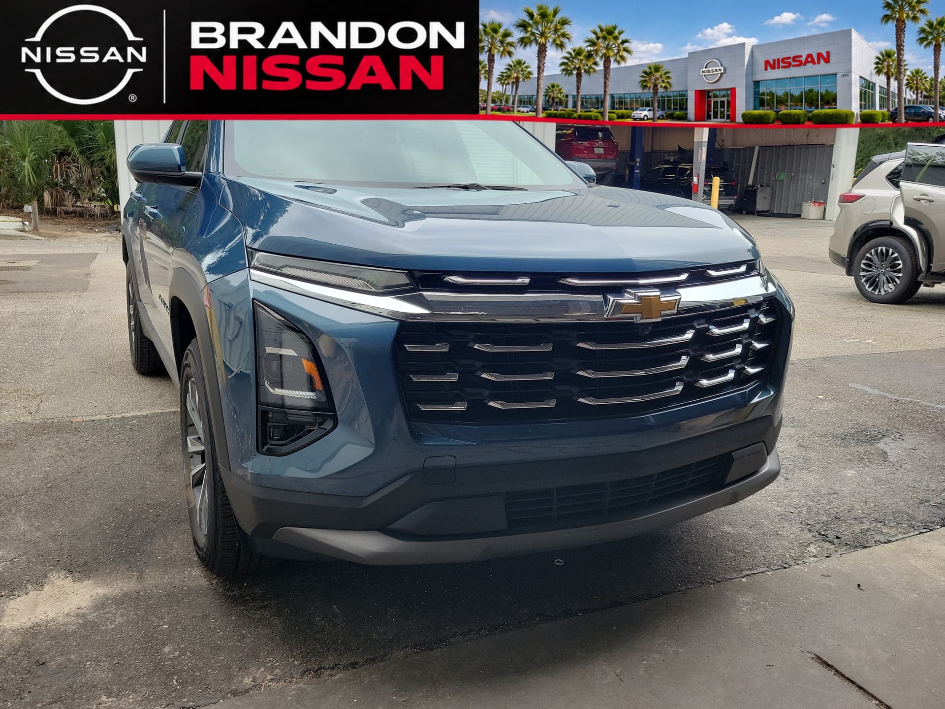 2025 Chevrolet Equinox FWD LT — photo 1 of 8