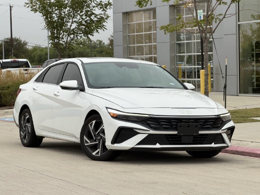 2024 Hyundai Elantra SEL — photo 1 of 26