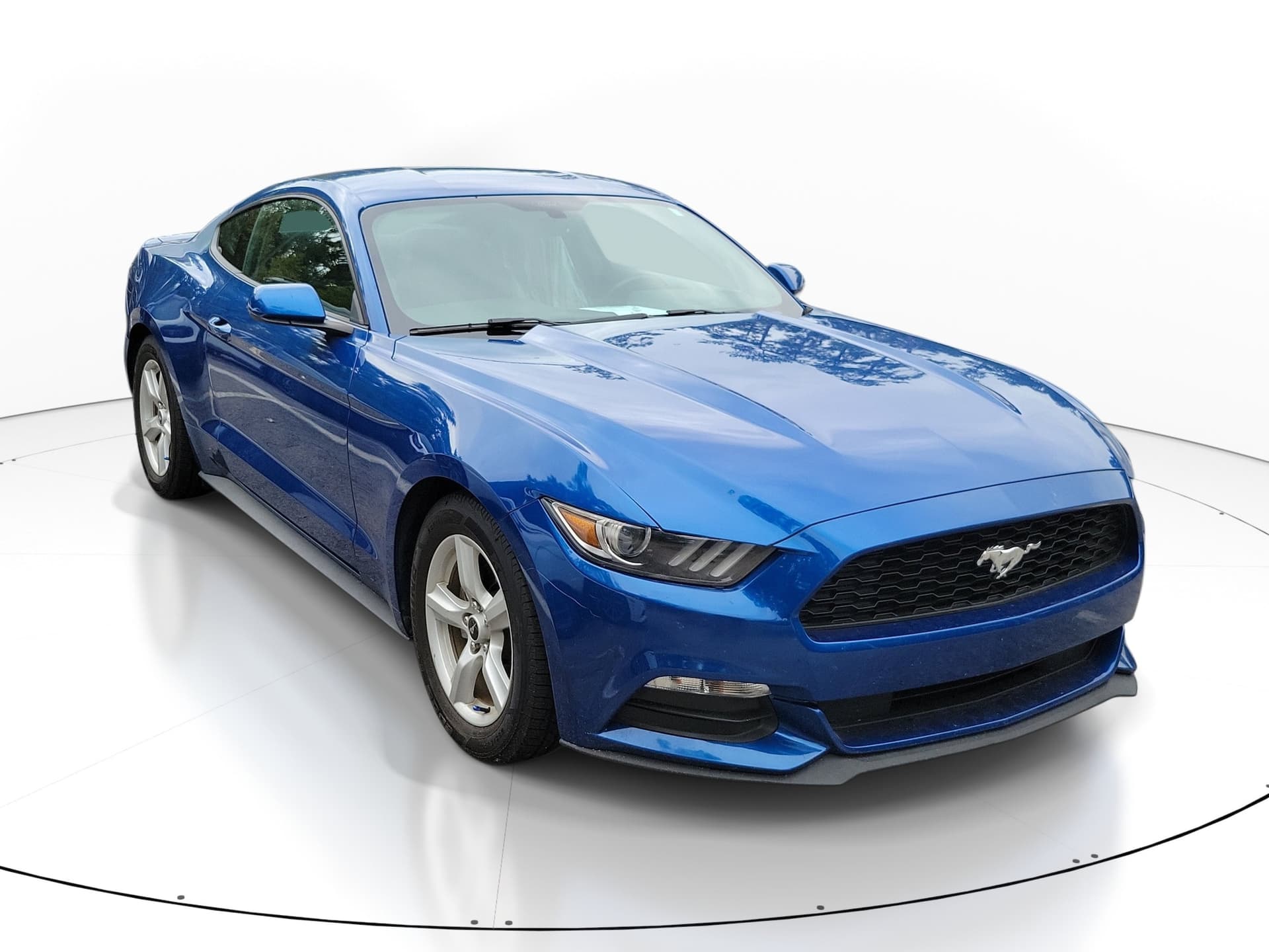 2017 Ford Mustang V6 — photo 1 of 10