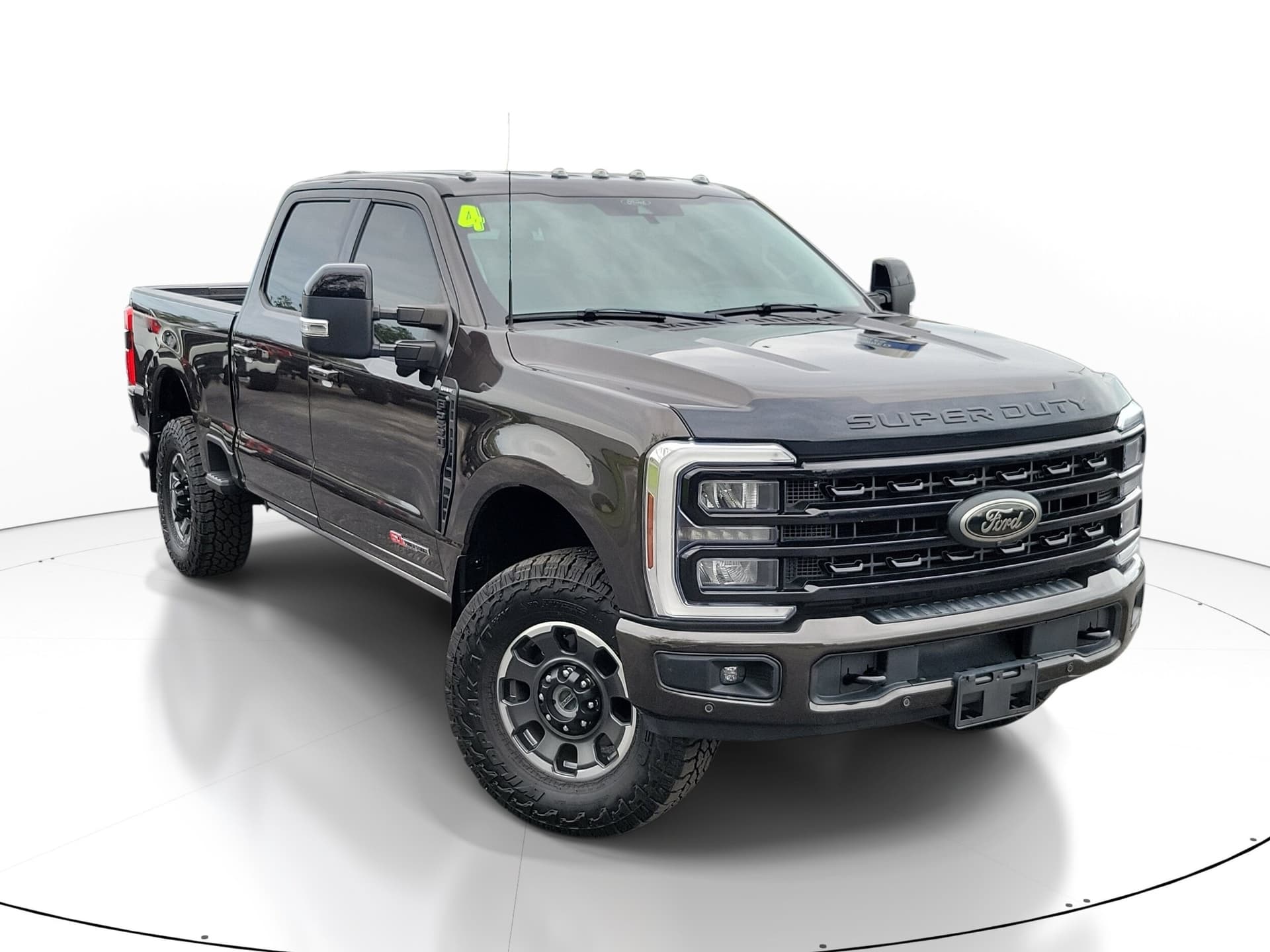 2024 Ford Super Duty F-250 SRW LARIAT — photo 1 of 32