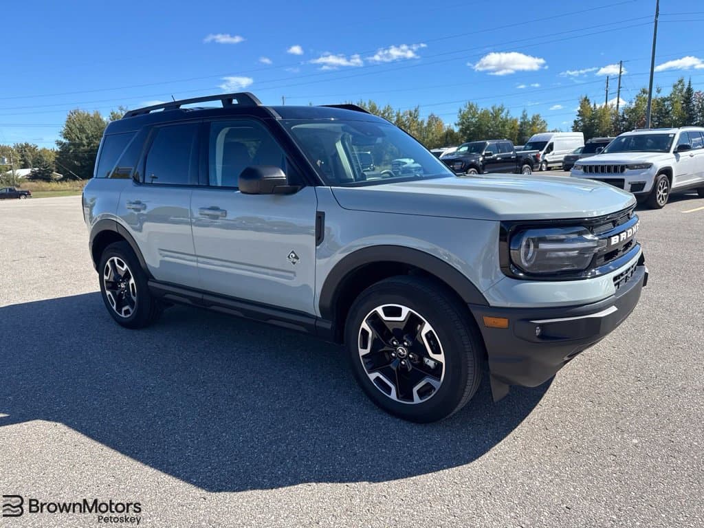 2024 Ford Bronco Sport Outer Banks — photo 1 of 11