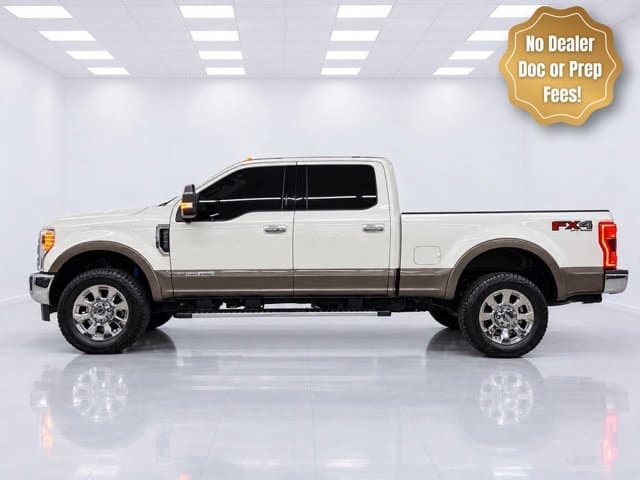 2019 Ford Super Duty F-250 SRW LARIAT — photo 1 of 45