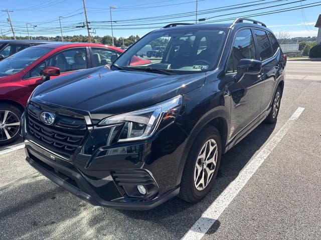 2023 Subaru Forester Premium — photo 1 of 5