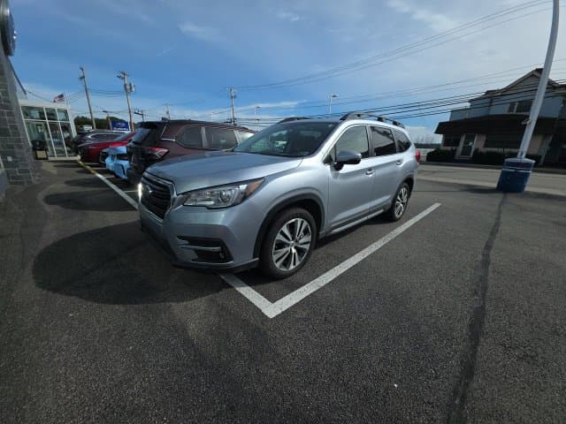 2022 Subaru Ascent Limited — photo 1 of 5
