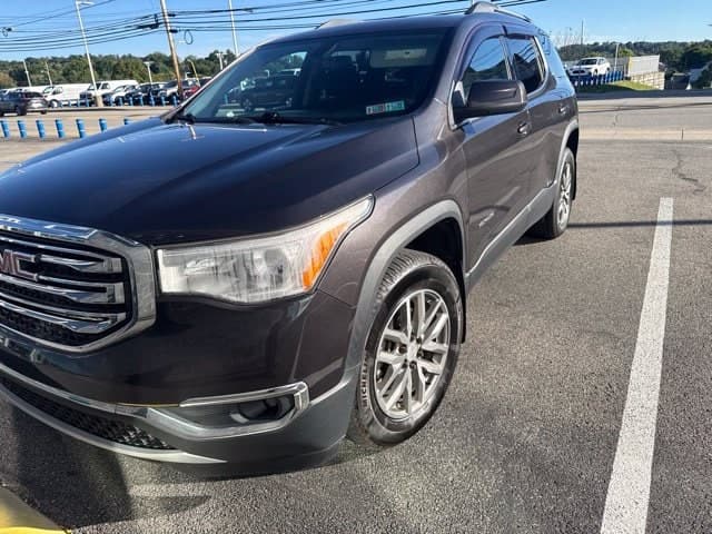 2017 GMC Acadia SLE — photo 1 of 5