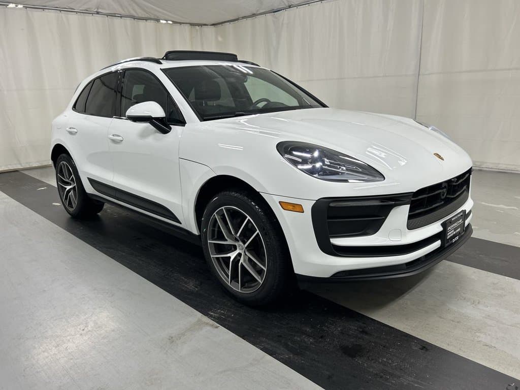 2026 Porsche Macan T — photo 1 of 25