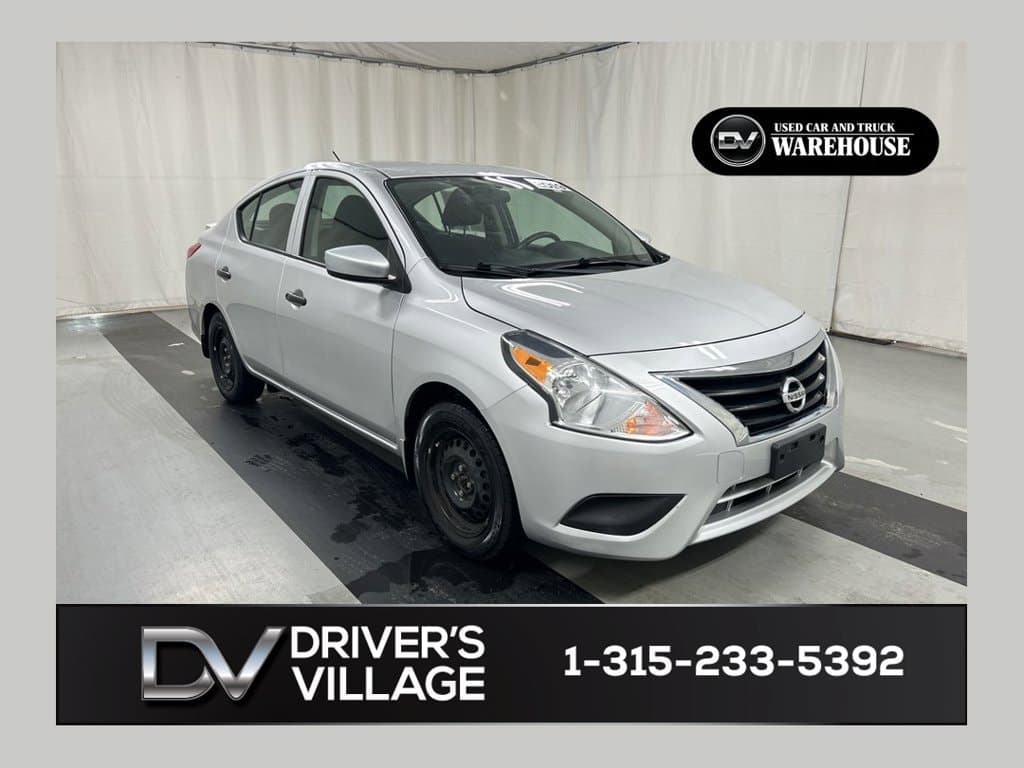 2019 Nissan Versa Sedan S — photo 1 of 24