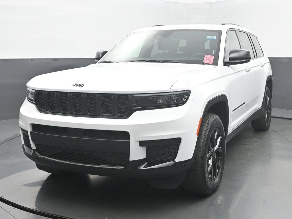 2025 Jeep Grand Cherokee L Altitude — photo 1 of 70