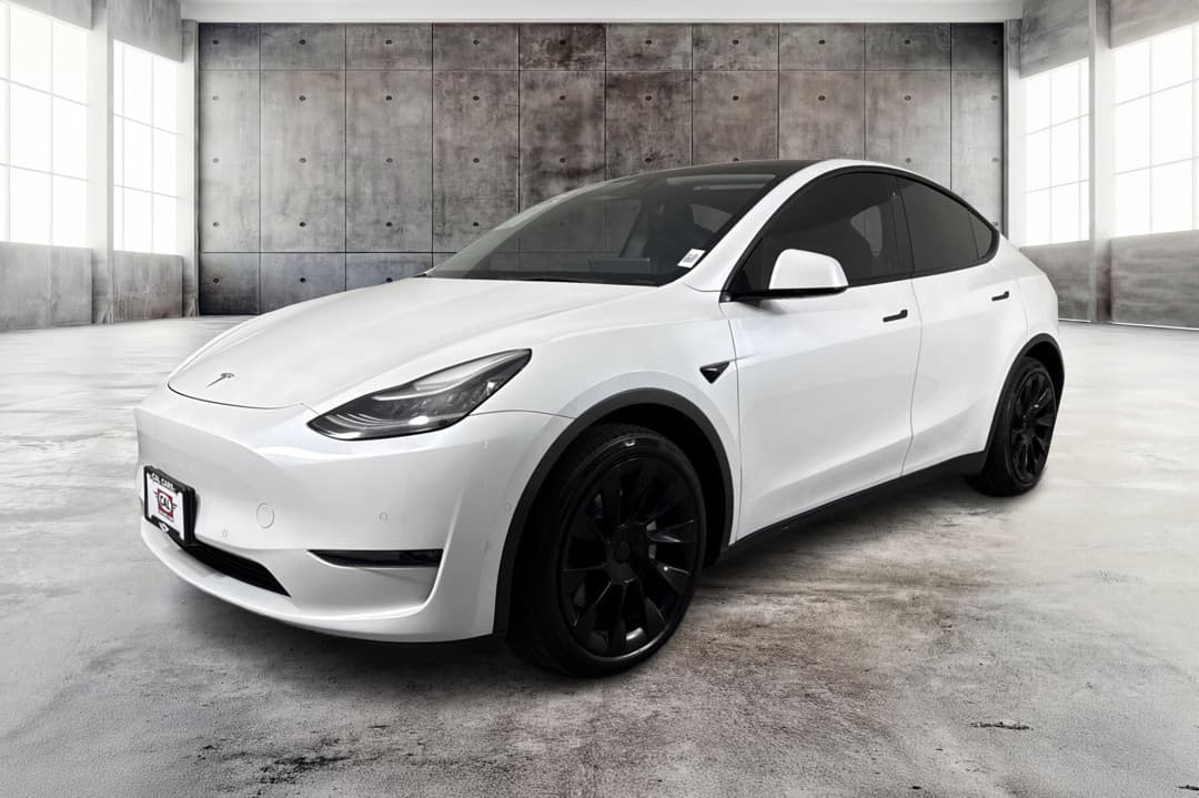 2021 Tesla Model Y Long Range — photo 1 of 28