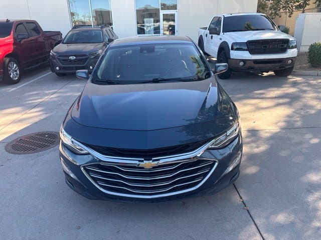 2024 Chevrolet Malibu LT — photo 1 of 15